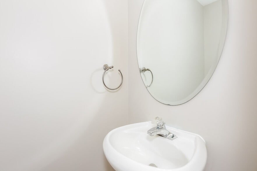 Building Photo - 1702 Cottage Creek Rd