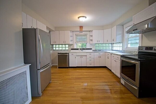 Building Photo - 33 Estabrook Rd