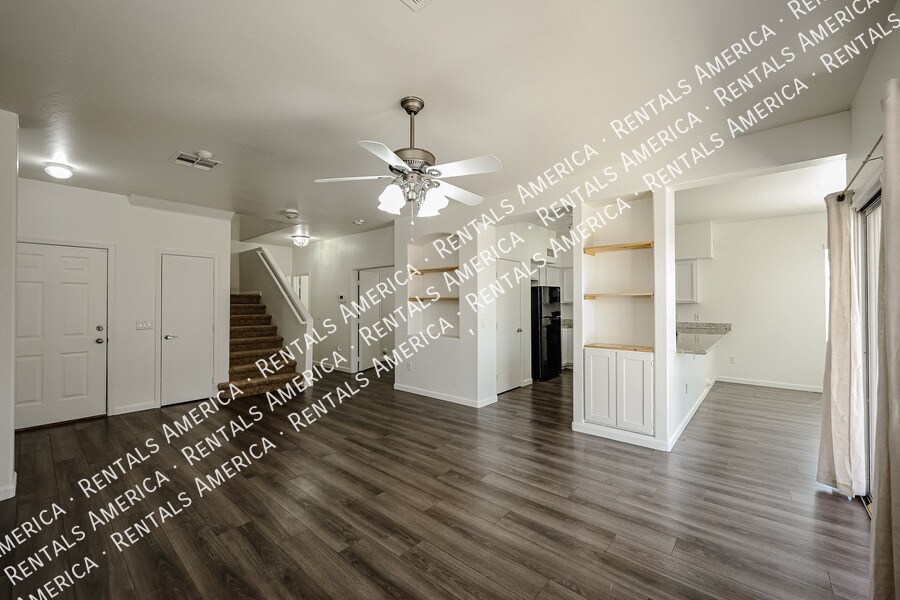 Building Photo - 8757 E Lomita Ave