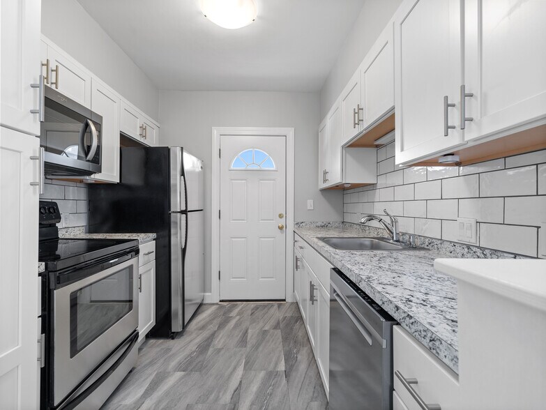 Primary Photo - 16 Windsor Rd