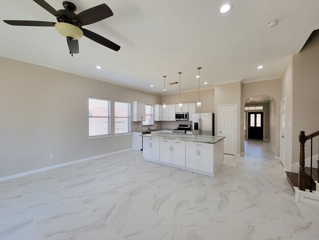 Building Photo - 24534 San Pellino Dr