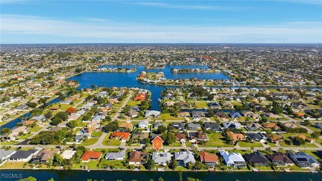 Building Photo - 1012 SE 5th Terrace