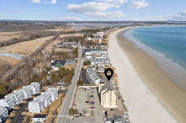 Building Photo - Fully Furnished Oceanfront 2 bed/2 bath