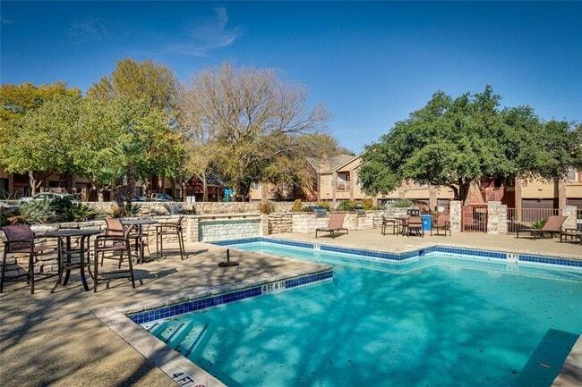 Building Photo - LAKE AUSTIN  TOWNHOME - POINTE 360 @ 2222 - 2BD /2BA - ATTACHED GARAGE - $1370 * RENT SPECIAL
