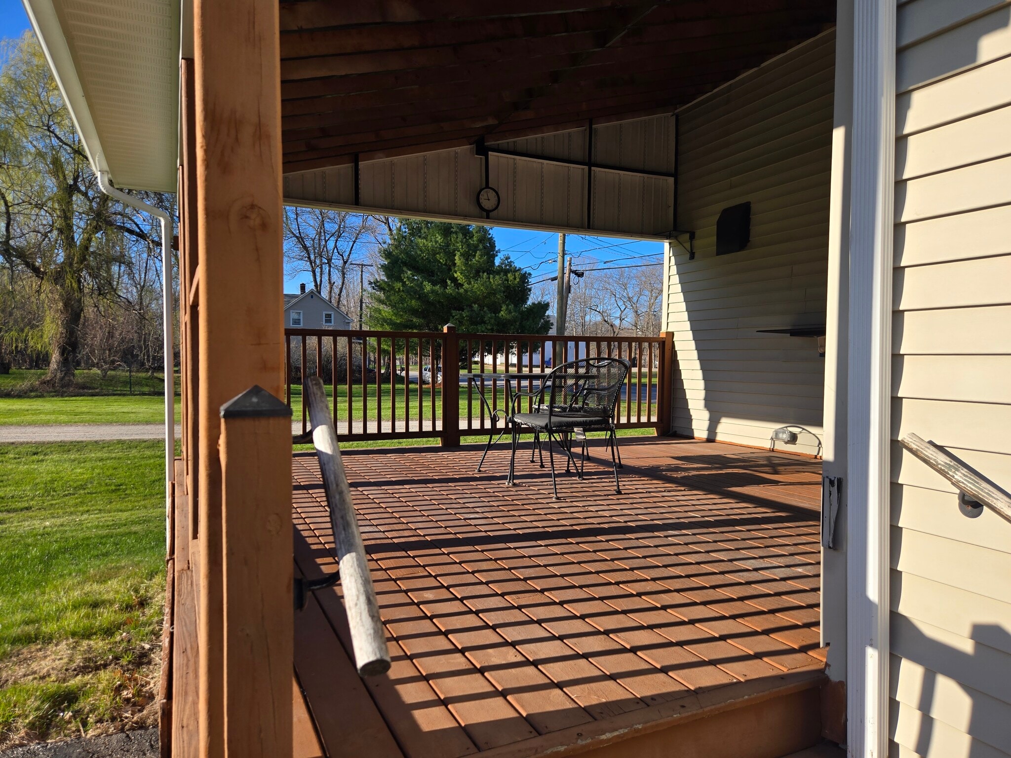 Building Photo - 521 Riverside Dr