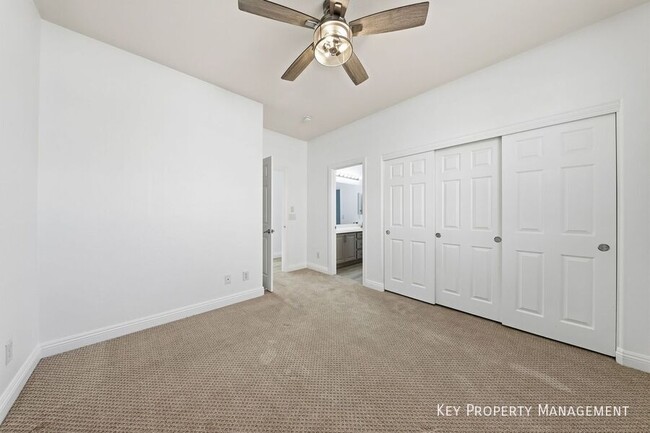 Building Photo - 956 Via Canale Dr