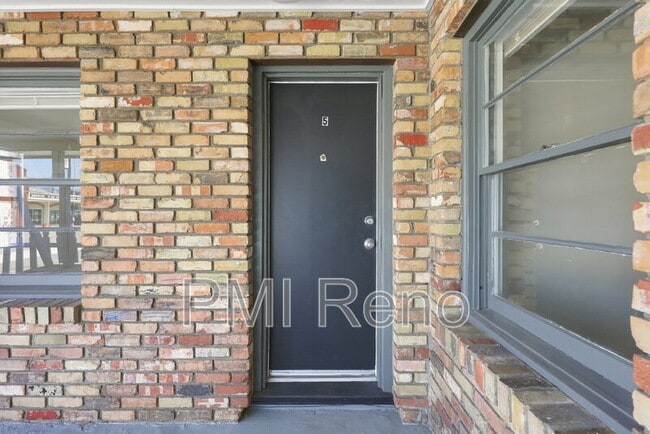 Building Photo - 1515 N Carson St