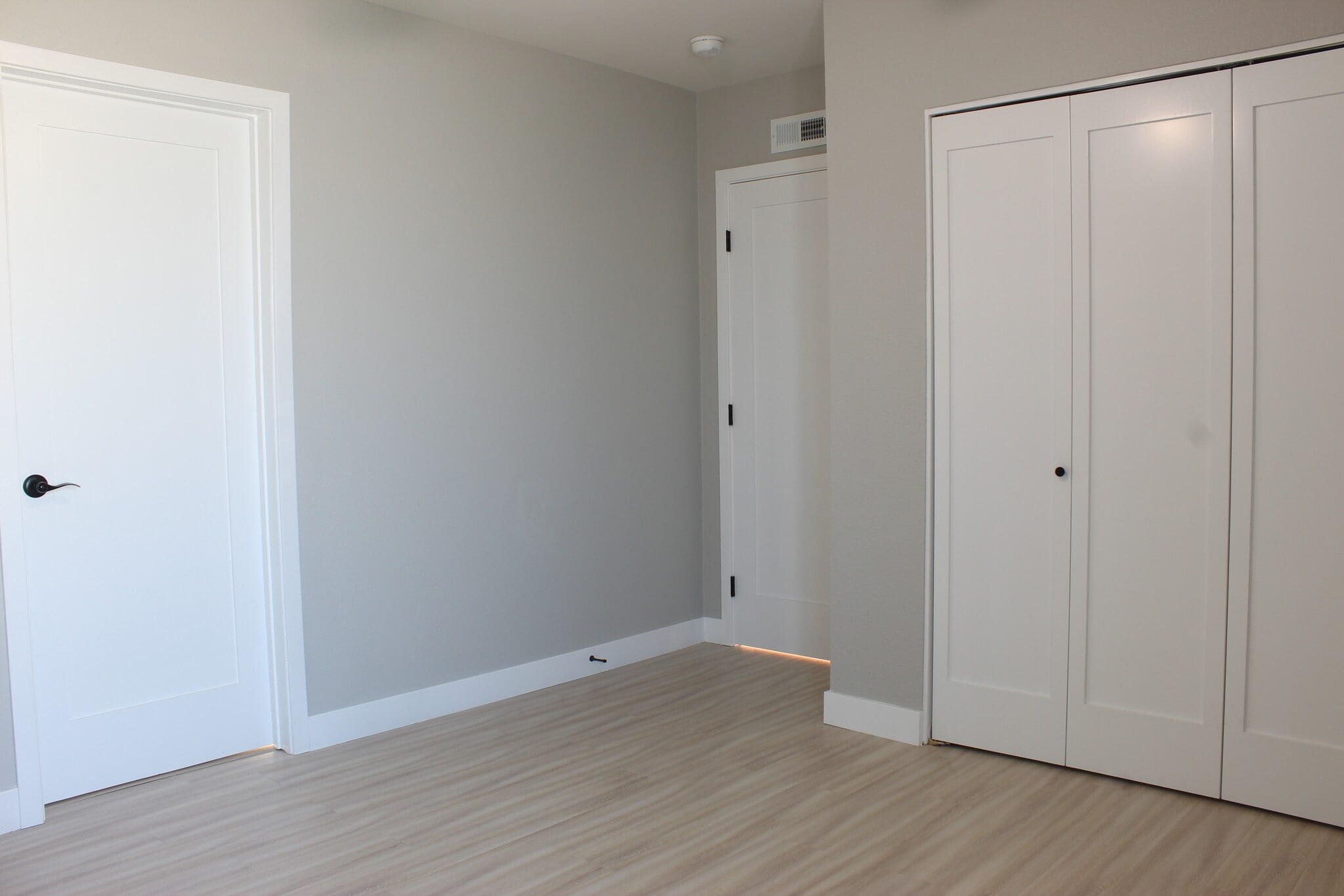 Primary Room - 20801 Bassett St