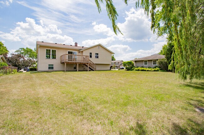 Building Photo - 815 Concord Cove