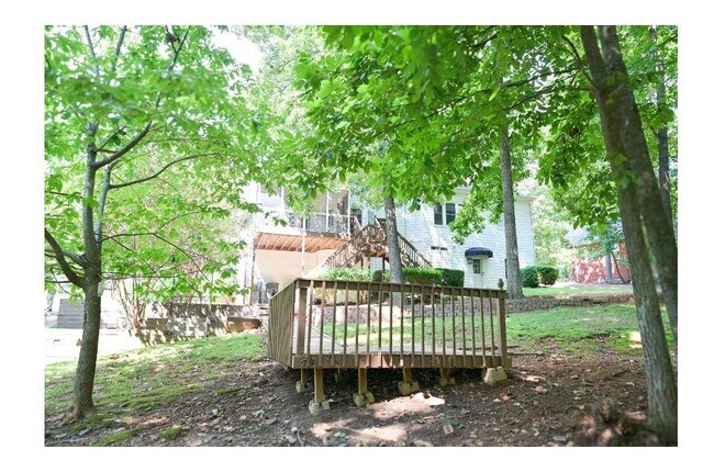 Building Photo - 3885 Waterford Dr