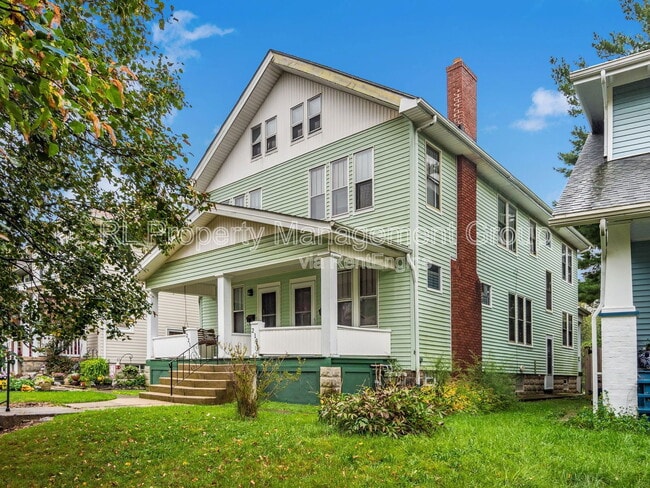 Building Photo - 219 Olentangy St
