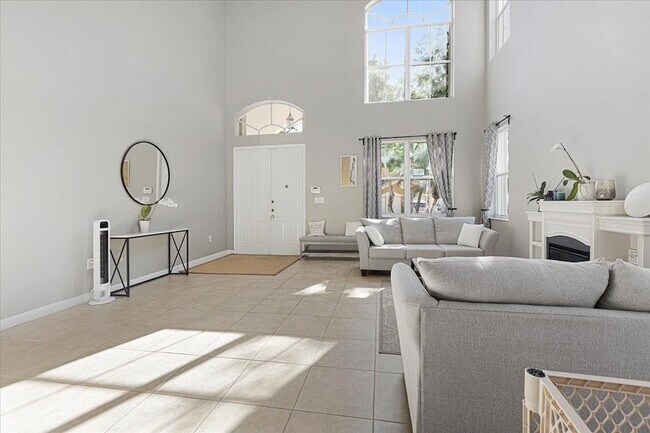 Building Photo - 2316 SW 127th Ave