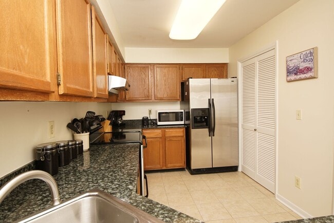 Building Photo - First Floor Condo in Bluewater Bay