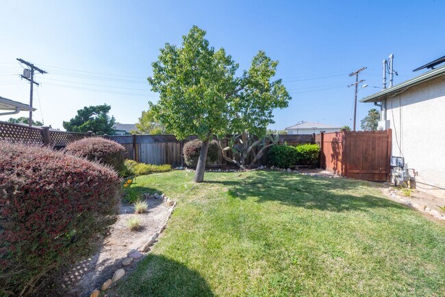 Building Photo - 3BR/2BA home with bonus room & additional ...