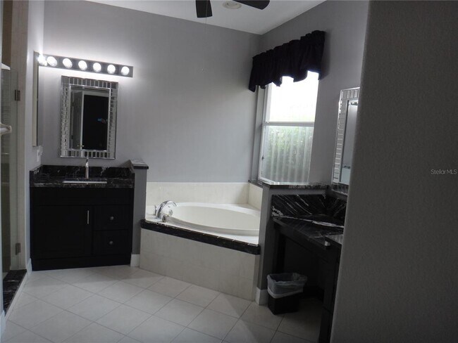 Building Photo - 9460 Portside Terrace