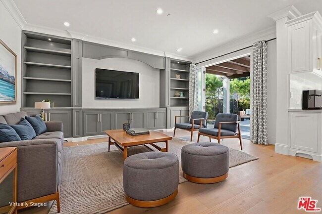 Building Photo - 1153 S Clark Dr