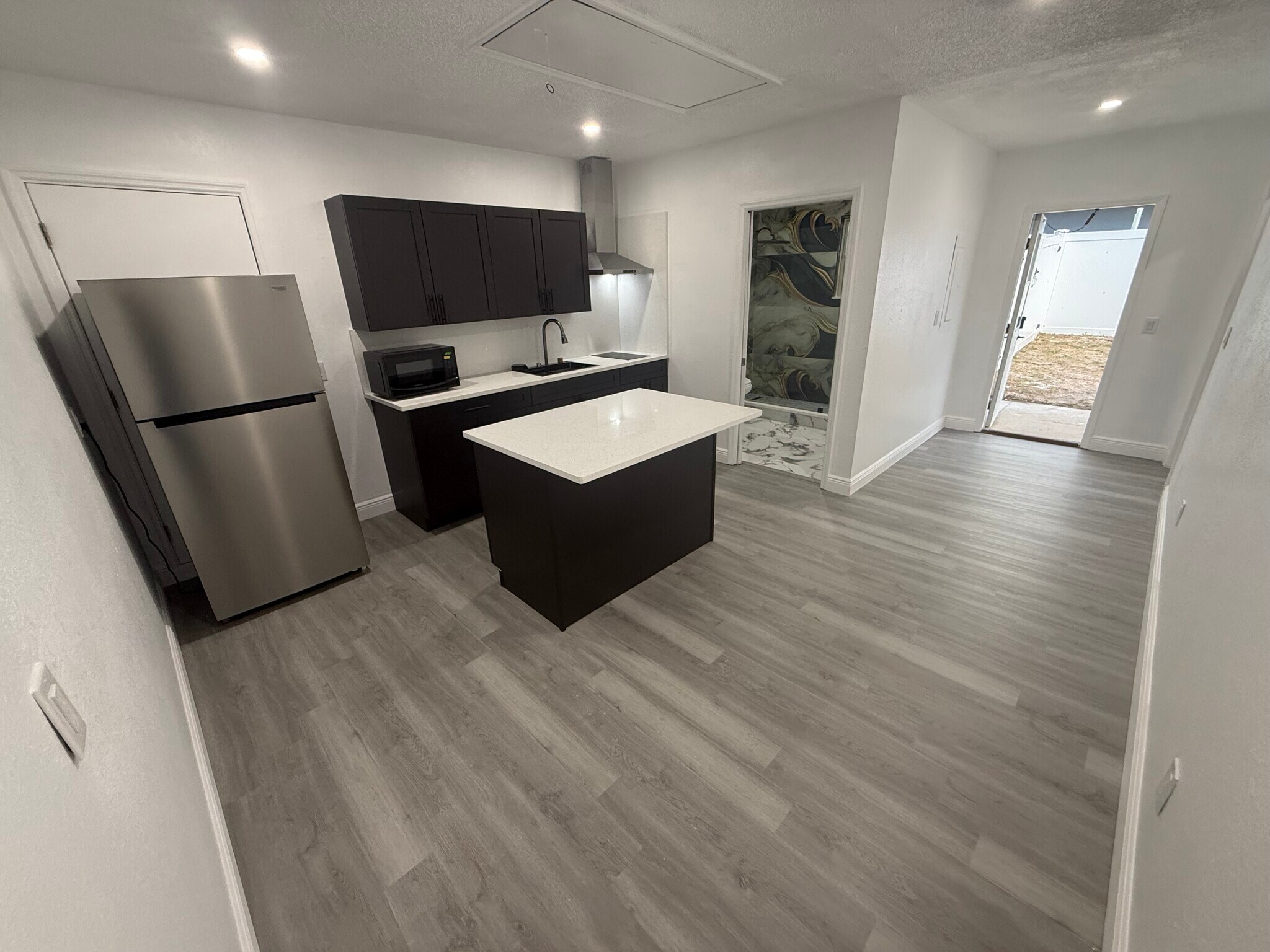 Building Photo - 2331 Glenridge Dr
