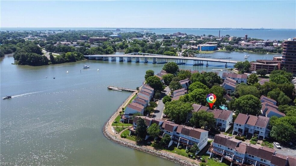 Primary Photo - 233 Mill Point Dr