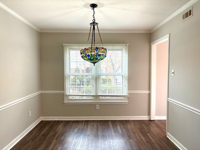 Building Photo - 3 Bedroom Townhome in Western Guilford District