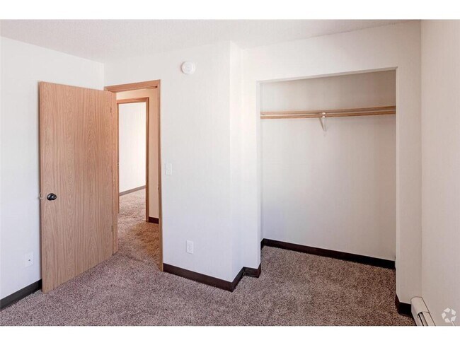 Building Photo - 1420 6th Ave S