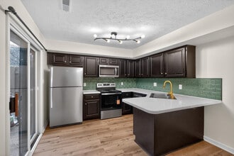 Building Photo - 433 Darby Creek Rd