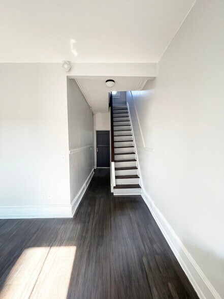 Building Photo - 2512 N 5th St