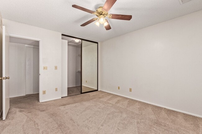 Building Photo - Comfortable 3-Bed, 2-Bath Home in Glendale...