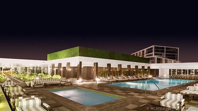 Building Photo - 465 Brickell Ave