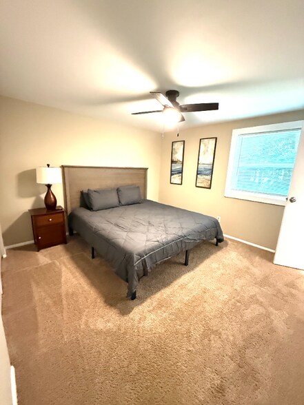 Building Photo - 8014 Bald Ridge Dr
