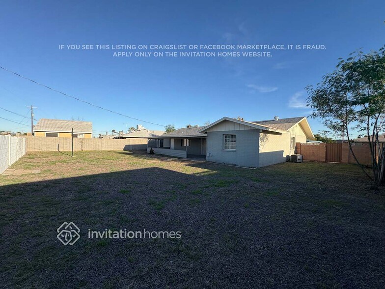 Building Photo - 2210 W Greenbriar Dr