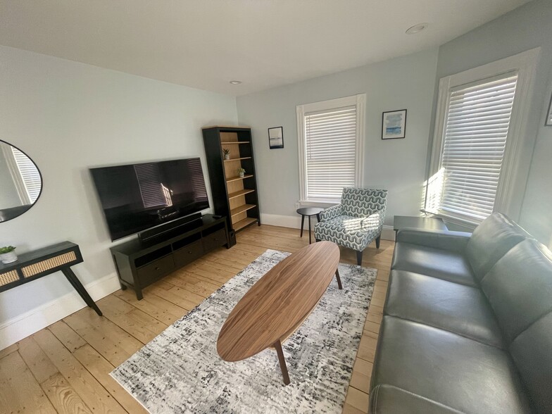 Living Room - 99 Hudson St