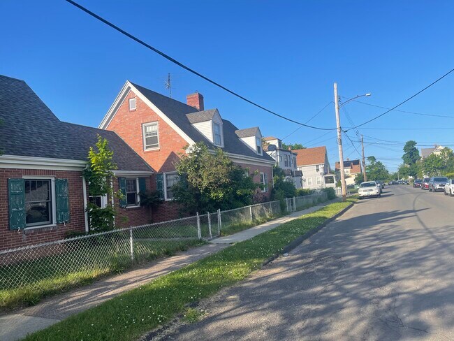 Building Photo - 95 Noble St