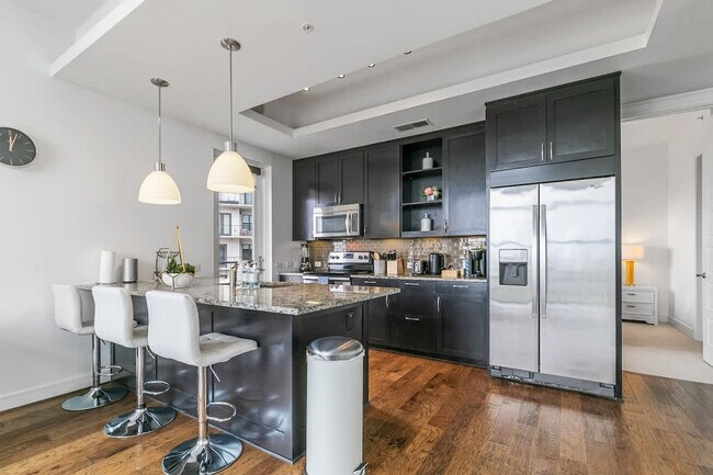 Building Photo - 101 Bowen St