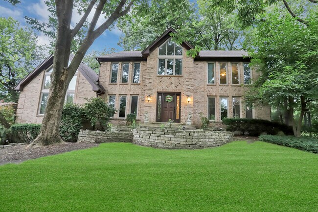 Building Photo - 985 Chapel Ct N