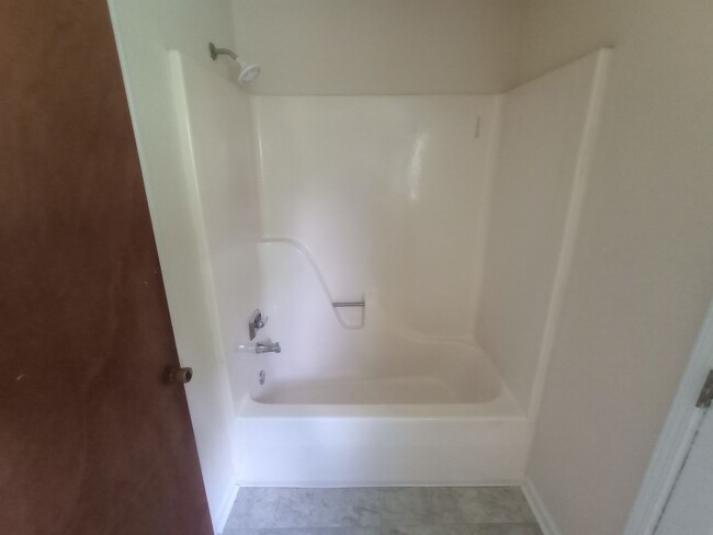Building Photo - 3 Bedroom 1 Bath Home in Cottondale