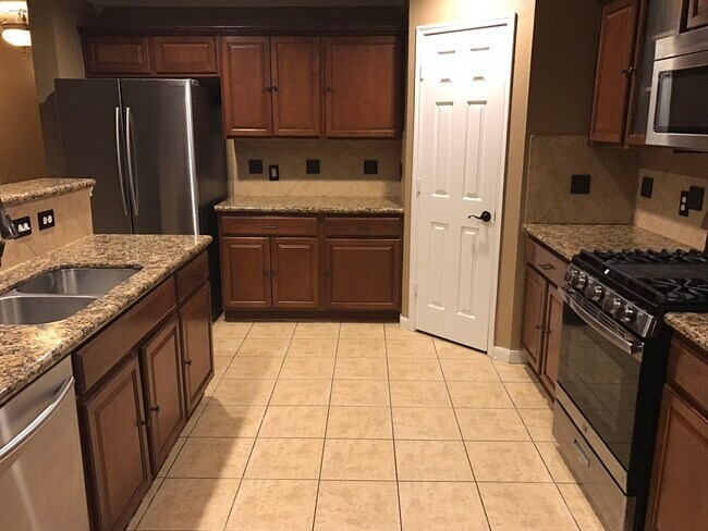 Building Photo - 7914 Tilbury Woods Ln