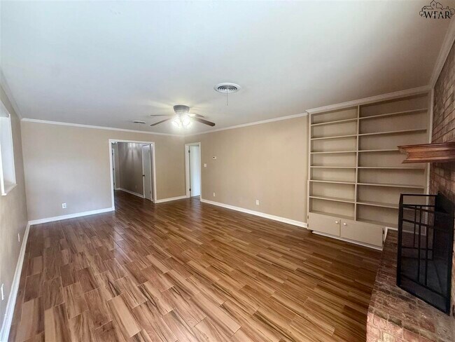 Building Photo - 2824 Barrywood Dr