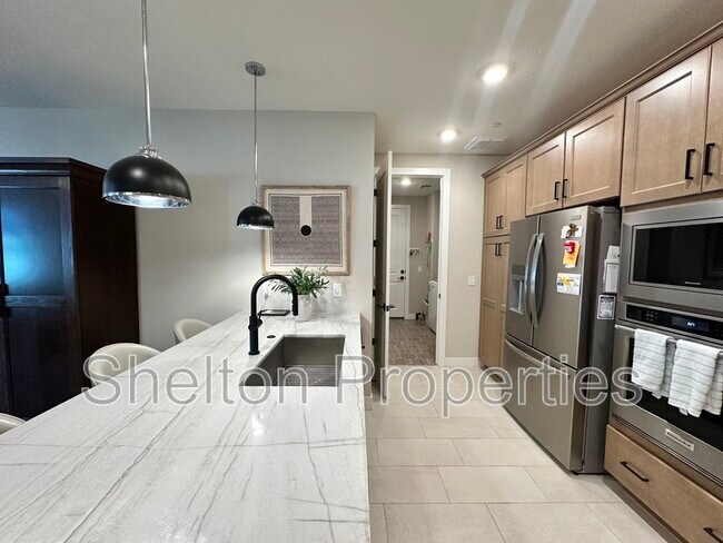 Building Photo - 11300 N Casa Dega Dr
