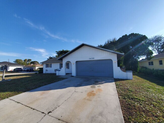 Building Photo - 1436 SE 33rd Terrace