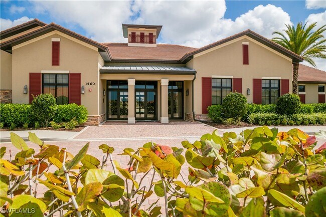 Building Photo - 1466 Artesia Dr W