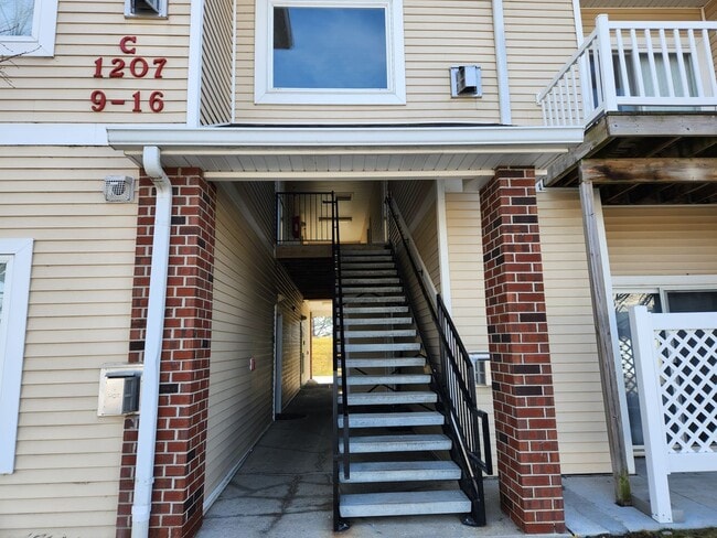 Building Photo - Spacious 3-Bedroom, 2-Bath Condo in the Heart of Ankeny