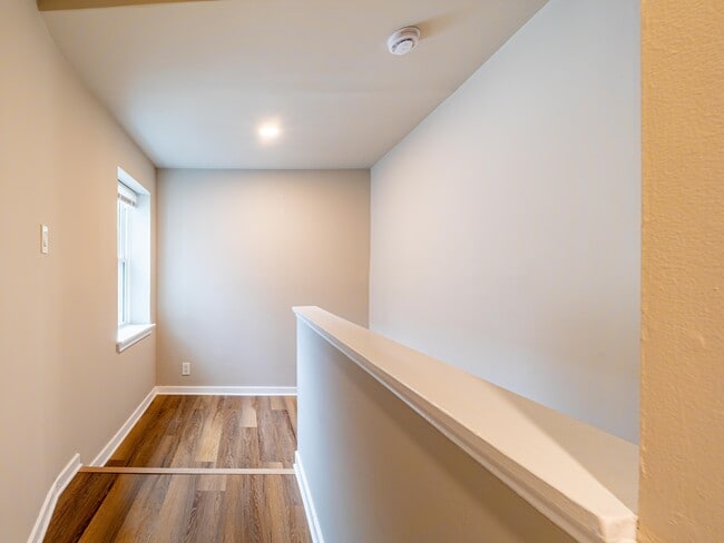 Building Photo - 161 Brown St