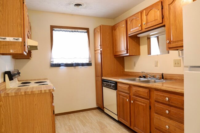 Building Photo - 1204 Devonshire Ln
