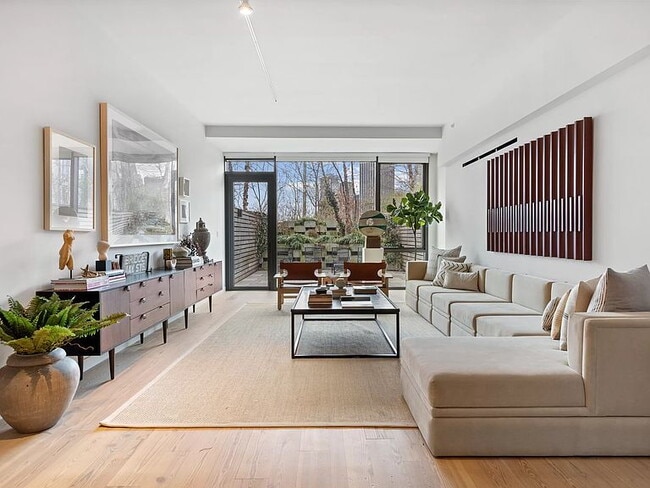 Building Photo - 130 Furman St