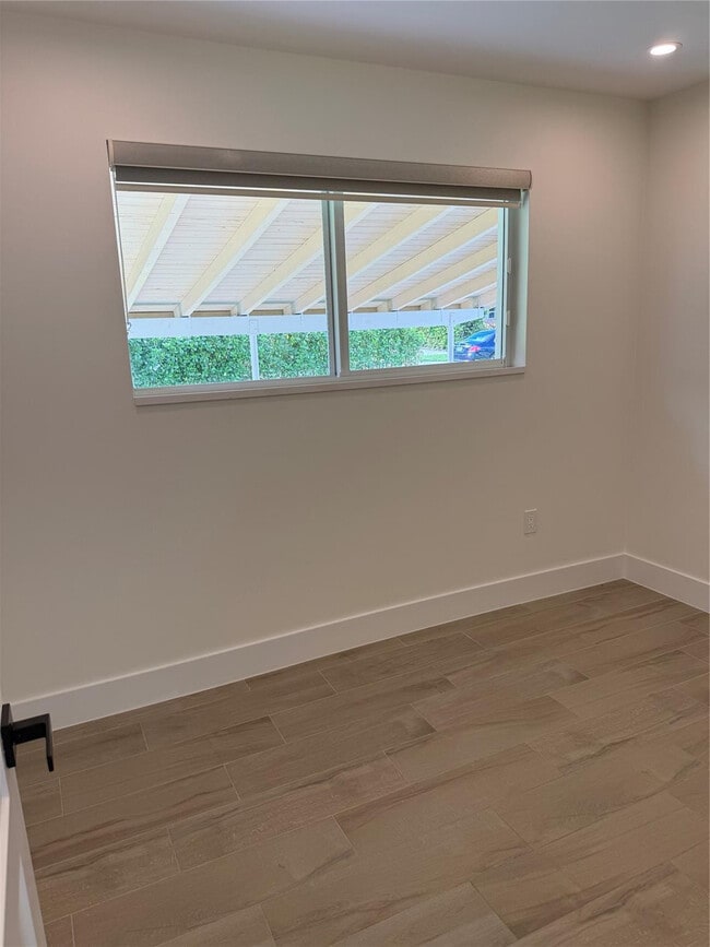 Building Photo - 1269 NW 4th St