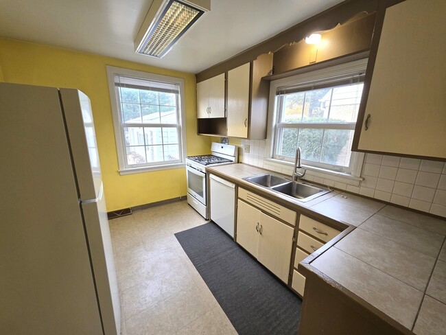 Building Photo - 436 S Arlington Heights Rd