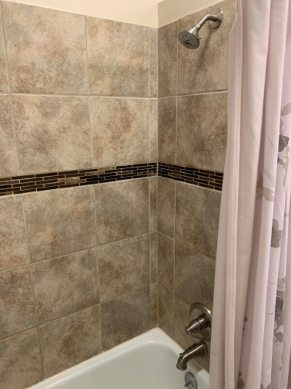 Building Photo - 313 311 Augusta St