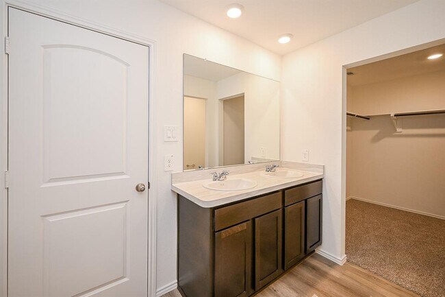 Building Photo - 1003 Maple Sunset Ct