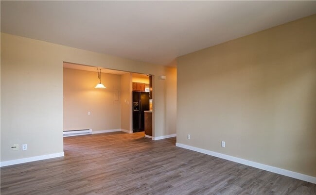 Building Photo - Beautiful 1 bed/1 bath condo, located clos...