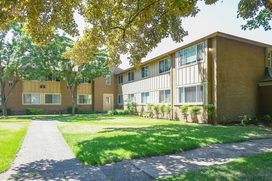 Interior Photo - The Ellington Apartments